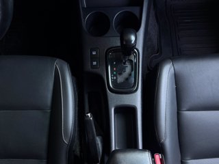 TOYOTA Hilux 2.8 d double cab Invincible 4wd auto