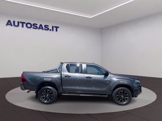 TOYOTA Hilux 2.8 d double cab Invincible 4wd auto