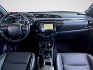 TOYOTA Hilux 2.8 d double cab Invincible 4wd auto