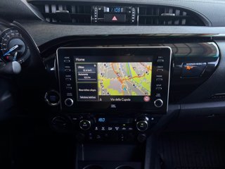 TOYOTA Hilux 2.8 d double cab Invincible 4wd auto