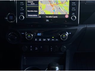 TOYOTA Hilux 2.8 D A/T 4WD 4 porte Double Cab Invincible