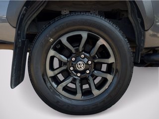 TOYOTA Hilux 2.8 D A/T 4WD 4 porte Double Cab Invincible