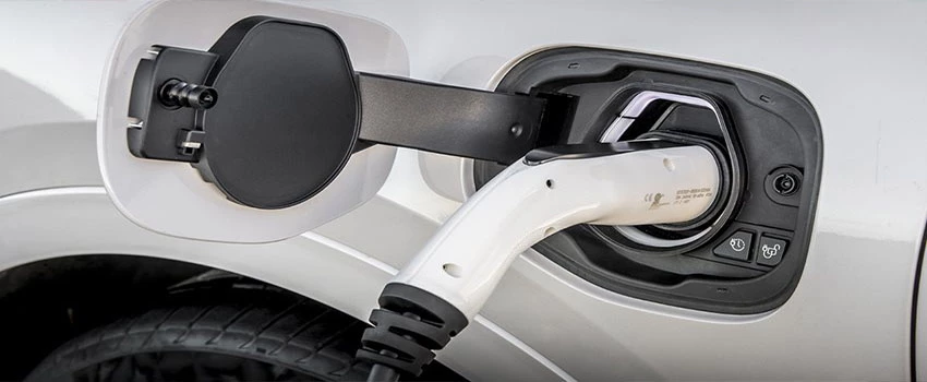 Auto Hybrid Plug In Spina Dove Ricaricare Batteria Elettrica (1)