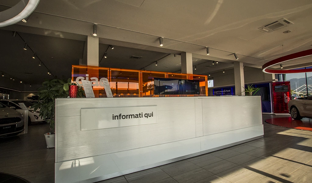 Interni Fordstore Autosas Ingresso