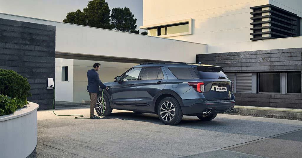 Ford Hybrid Plug In Ricarica Explorer