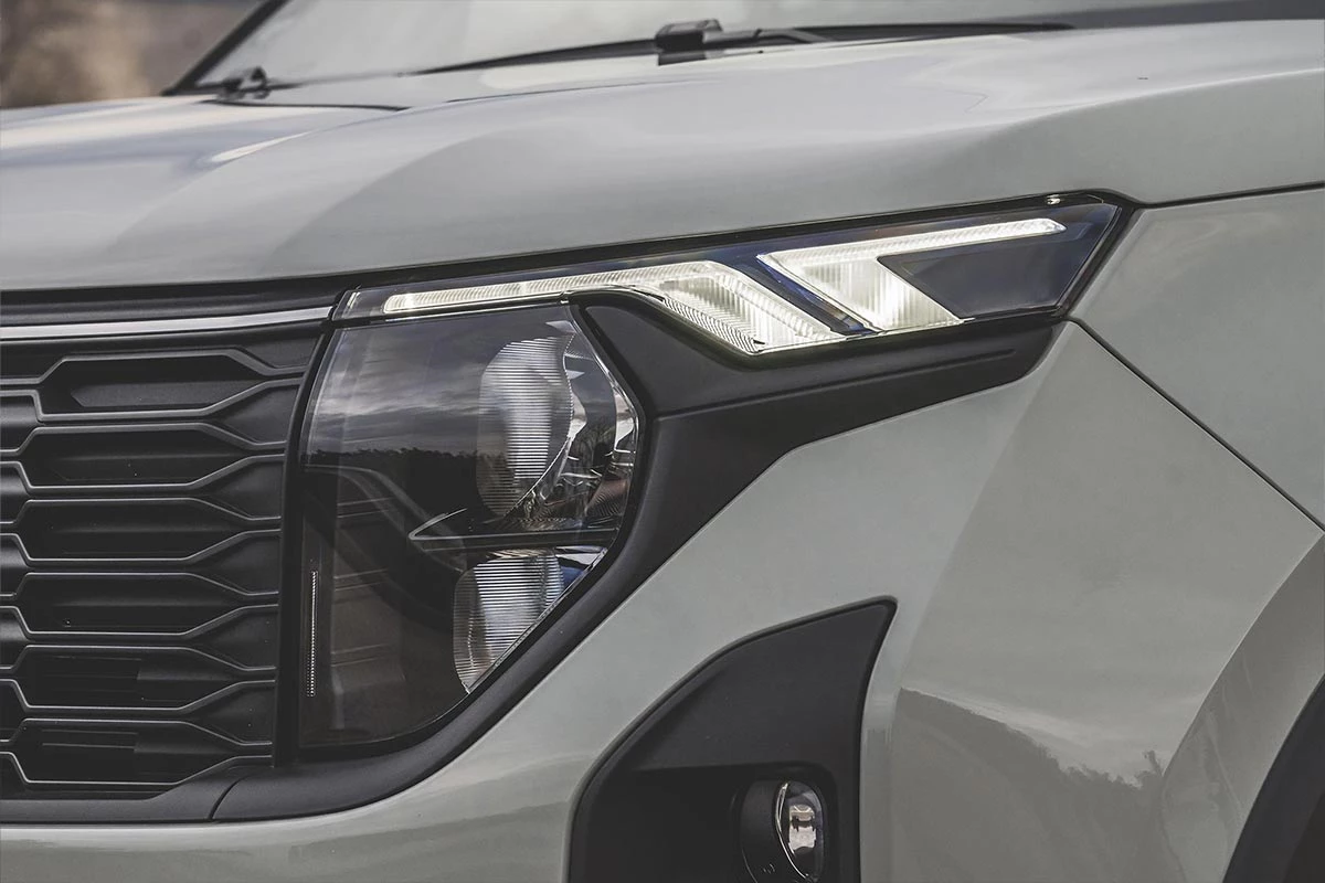 Nuovo Transit Courier Ford Pro Fari